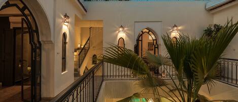 Télévision à écran plat