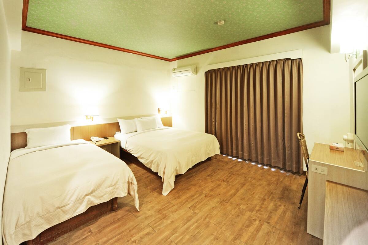 Standard Triple Room | Desk, iron/ironing board (on request), cribs (free), WiFi (free)