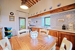 Panoramic Apartment, 2 Bedrooms (Campoli 2) | In-room dining
