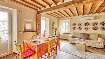 Apartment, 2 Bedrooms, Kitchen (Flavia 3) | Living room | Flat-screen TV