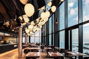 2 restaurants servant le petit déjeuner