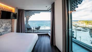 Club Room | 1 bedroom, premium bedding, down comforters, desk