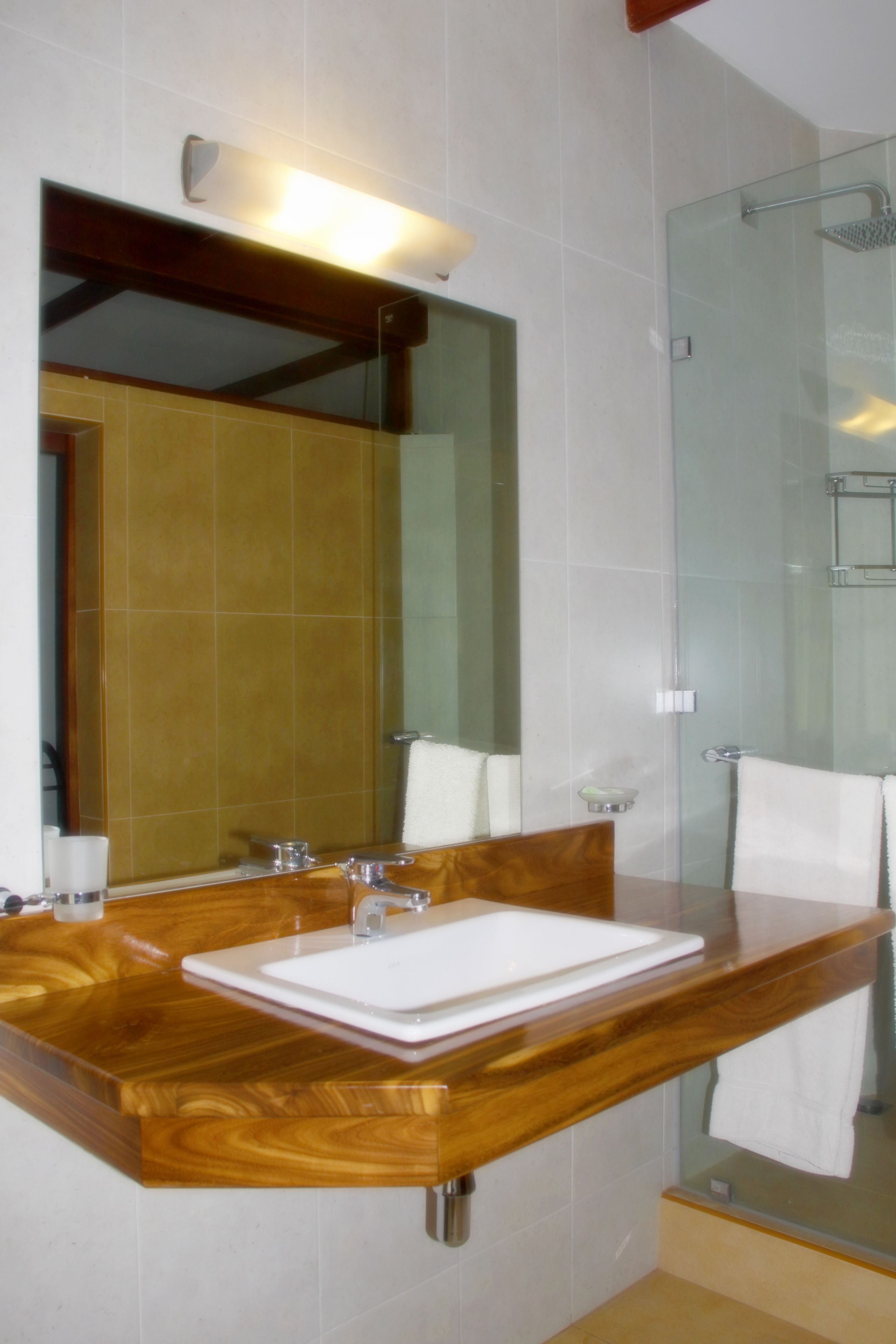 shower, free toiletries, towels