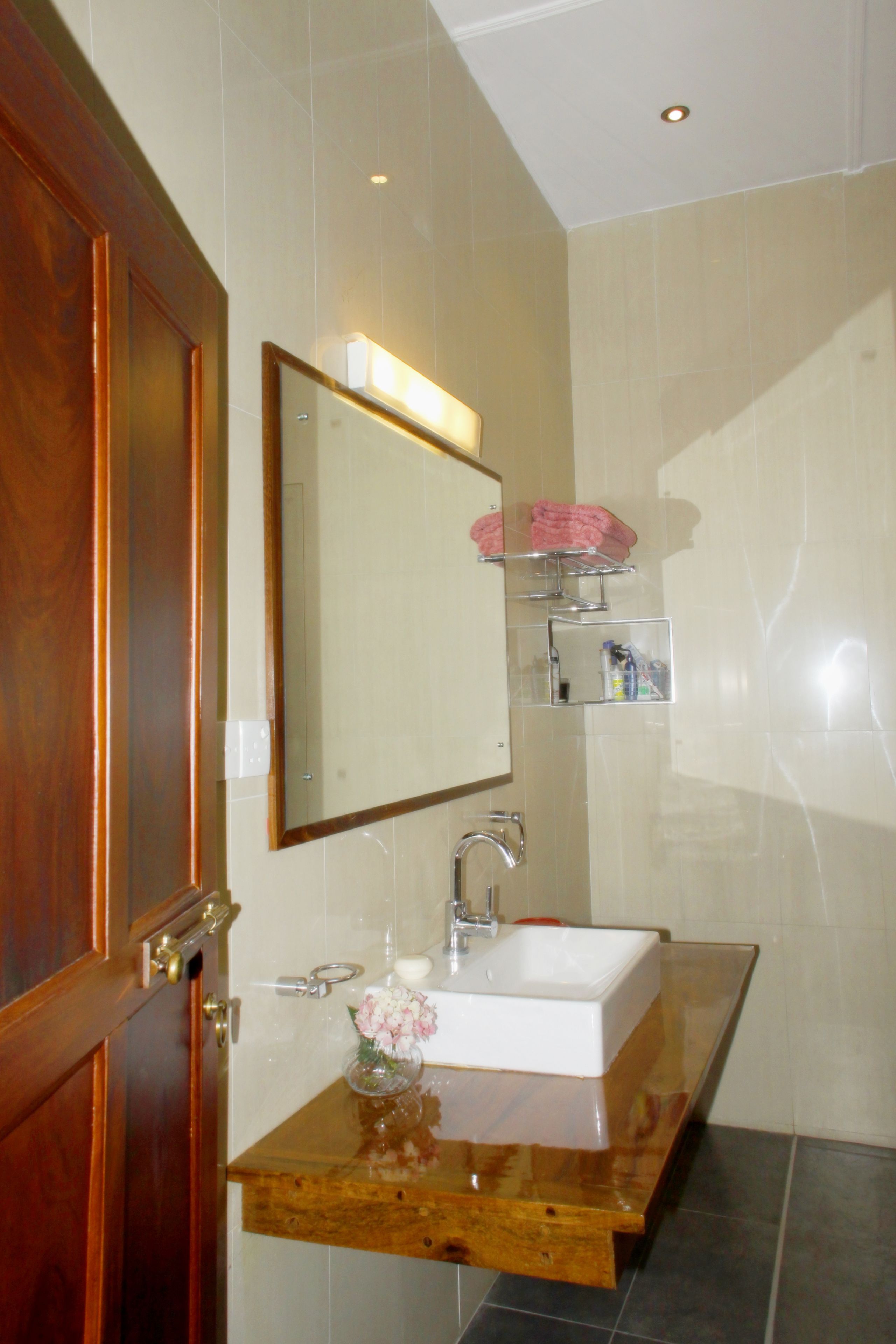 superior twin room | bathroom | shower, free toiletries, towels