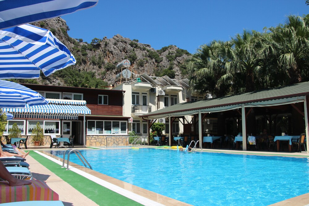 Canada Hotel by null