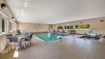 Seasonal outdoor pool, open 8:00 AM to 10:00 PM, sun loungers