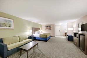 Suite, 1 King Bed with Sofa bed, Non Smoking | Egyptian cotton sheets, premium bedding, desk, laptop workspace - Quality Inn & Suites Ardmore (Ardmore)
