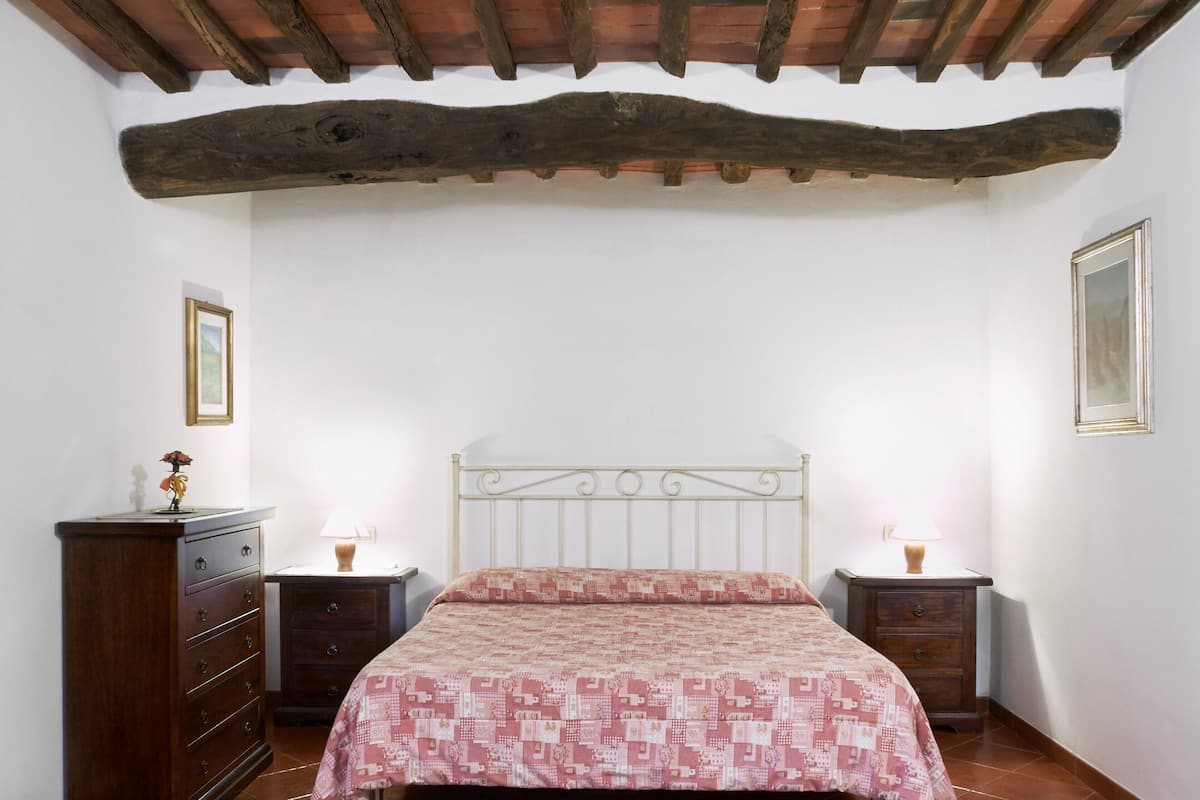 1 habitación, escritorio, insonorización y cunas gratuitas