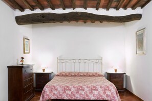 1 chambre, bureau, chambres insonorisées, lits bébé (gratuits)