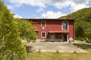 Front of property - Podere Campofossato (Pistoia)