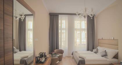 G12 Aparthotel