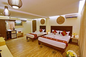 Habitación Deluxe (Royal) | Caja fuerte, cortinas opacas, camas supletorias y wifi gratis