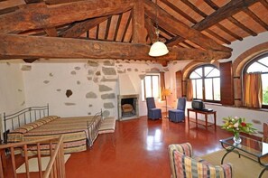 Panoramic-Apartment, 1 Schlafzimmer (Civetta 8) | Individuell dekoriert, individuell eingerichtet, Schreibtisch
