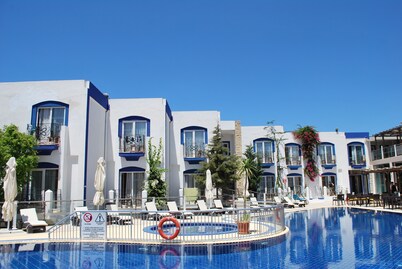 Serpina Hotel - Adults Only