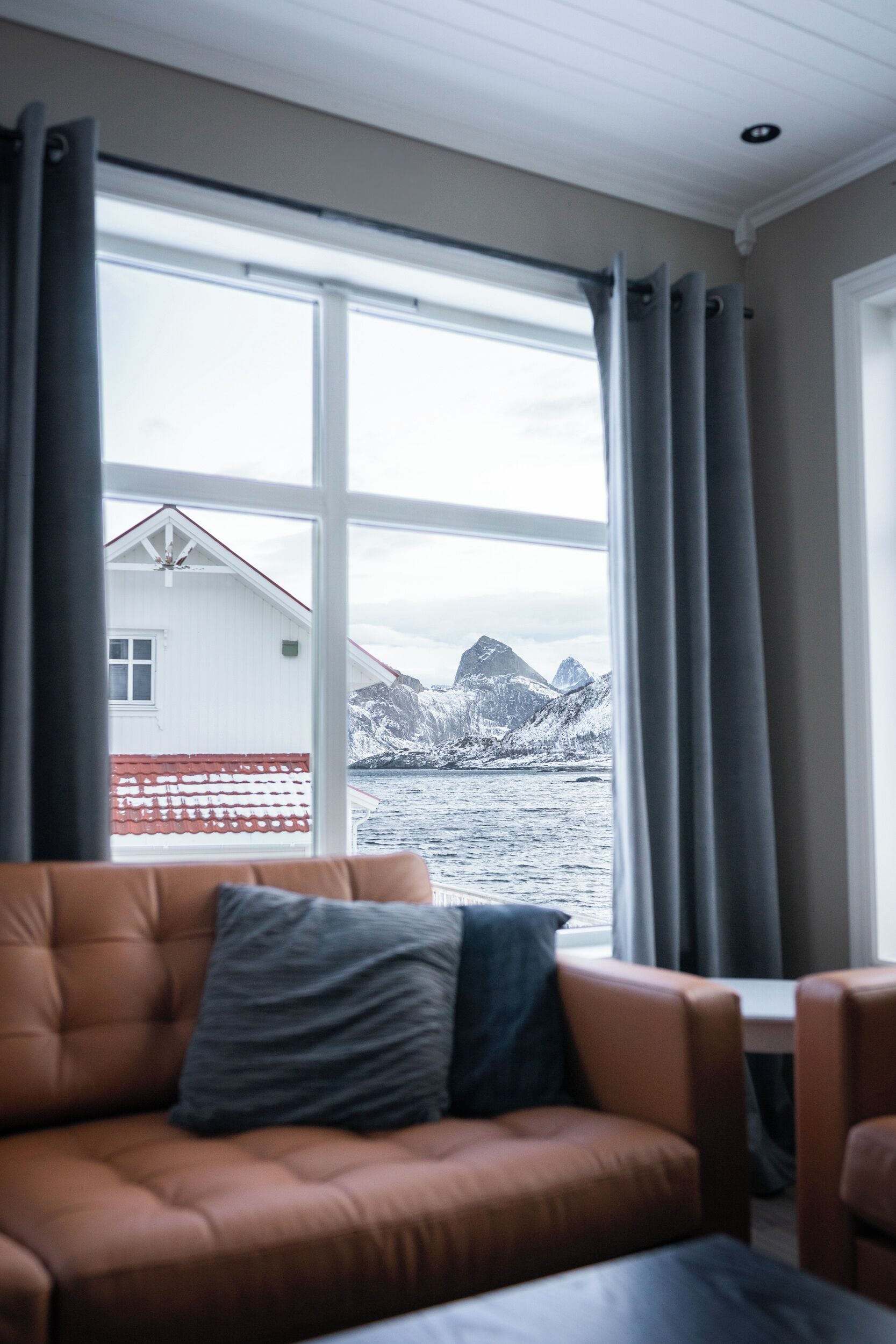 thea stua | 1 bedroom, hypo-allergenic bedding, individually decorated