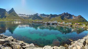 Vista frontal de la propiedad