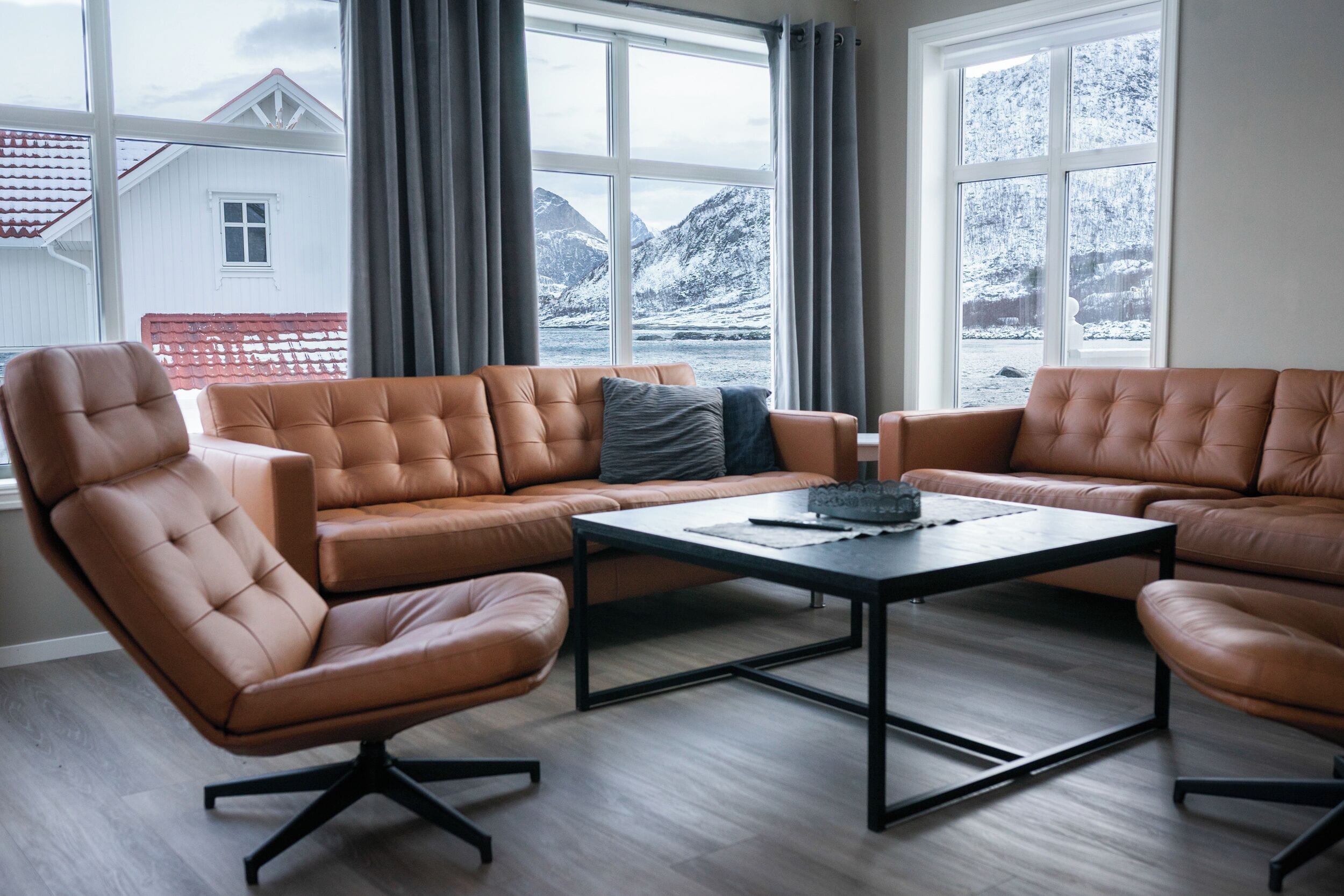 thea stua | 1 bedroom, hypo-allergenic bedding, individually decorated