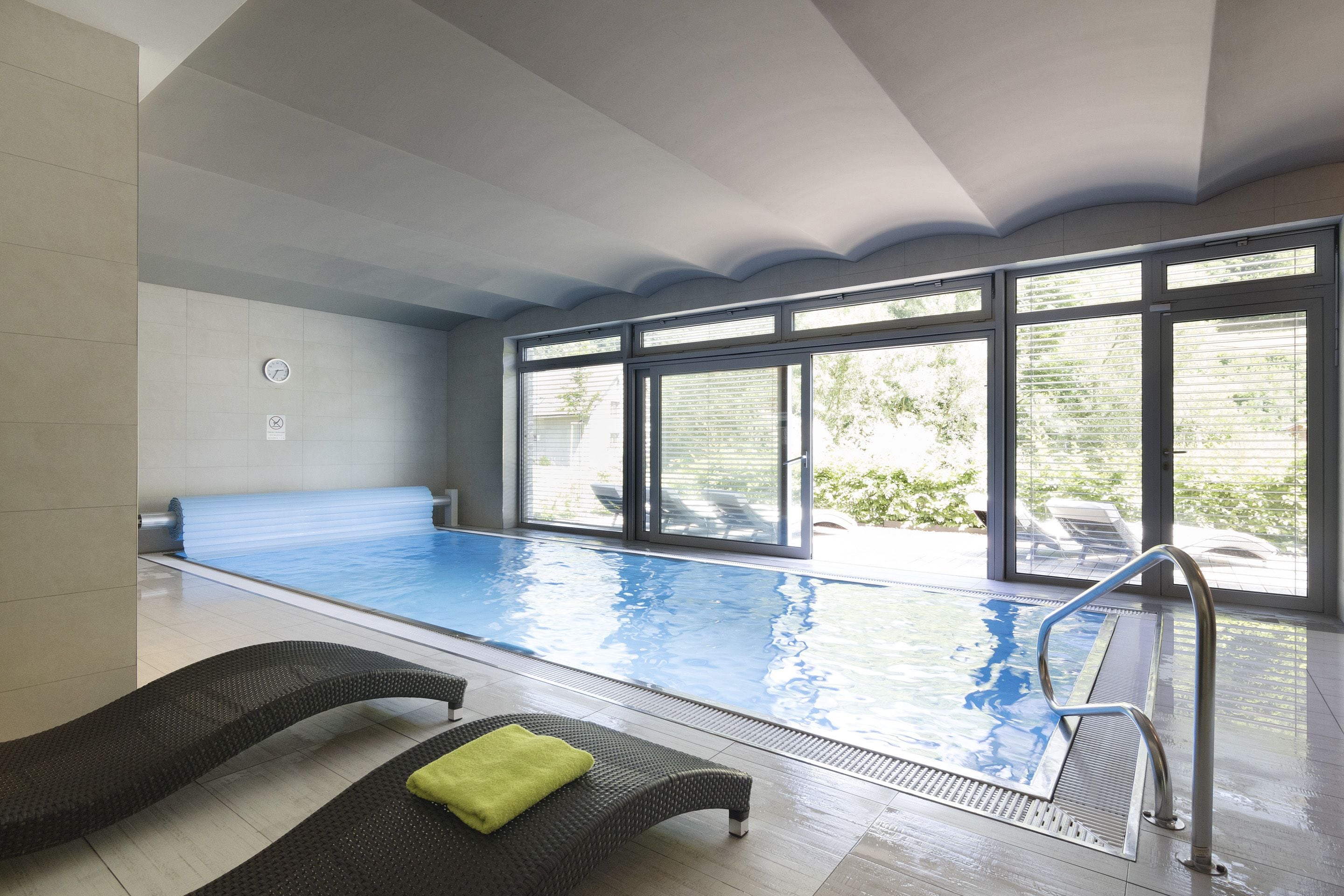 Indoor pool, pool loungers