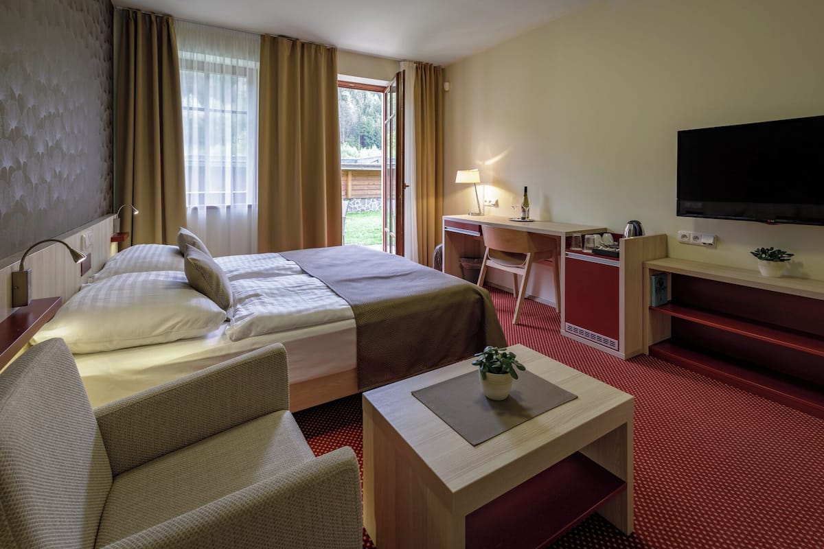 Comfort Room (Swimming pool access / dependence) | Premium bedding, memory foam beds, minibar, in-room safe