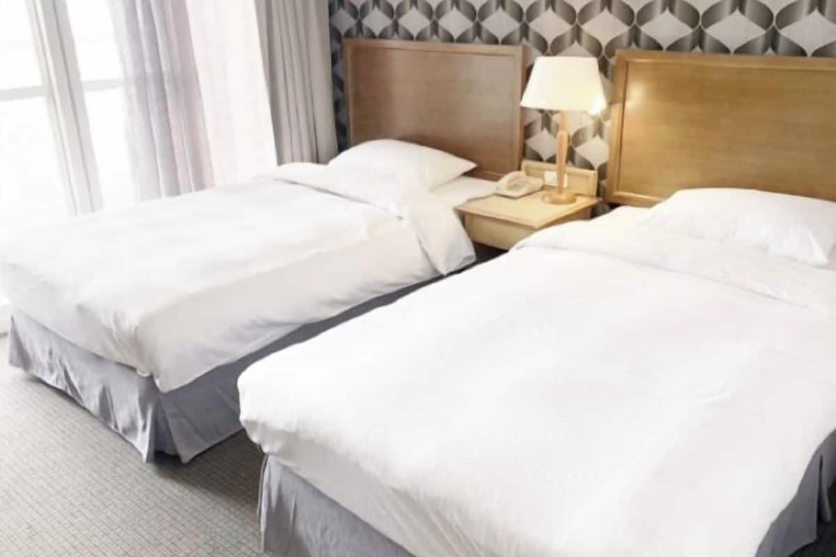 Escritorio, cortinas blackout y insonorización