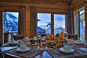 Petit-déjeuner continental compris