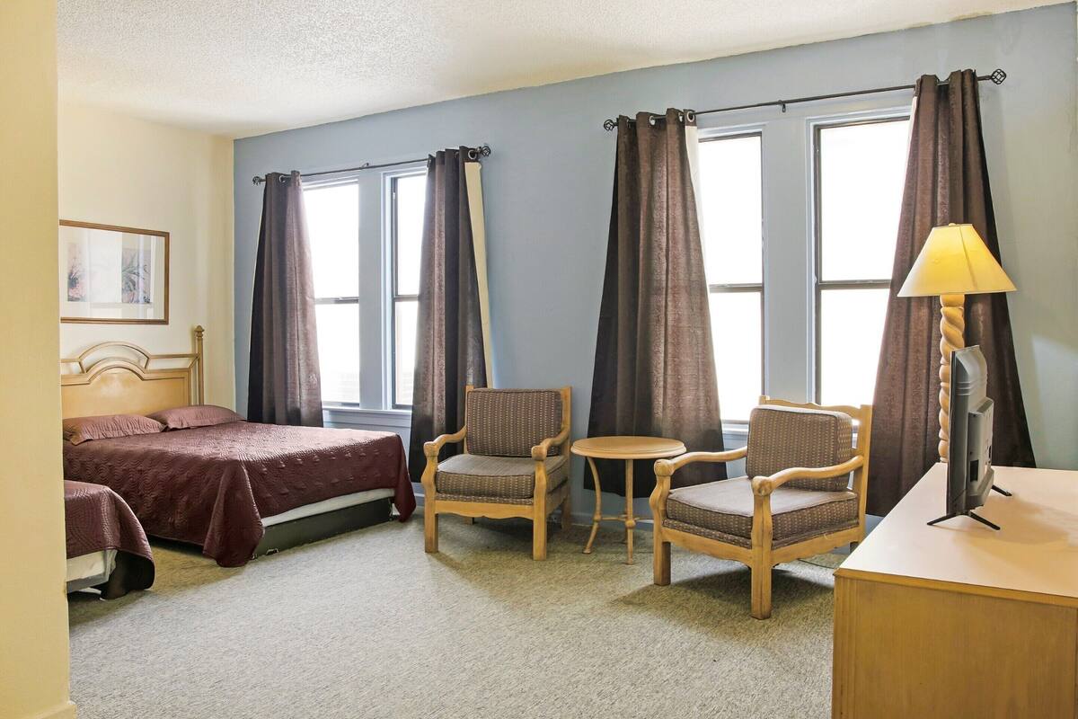 Full Bed with Shared Bathroom