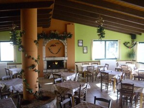 Daily buffet breakfast for a fee - Asteras Studios (Kefalonia)