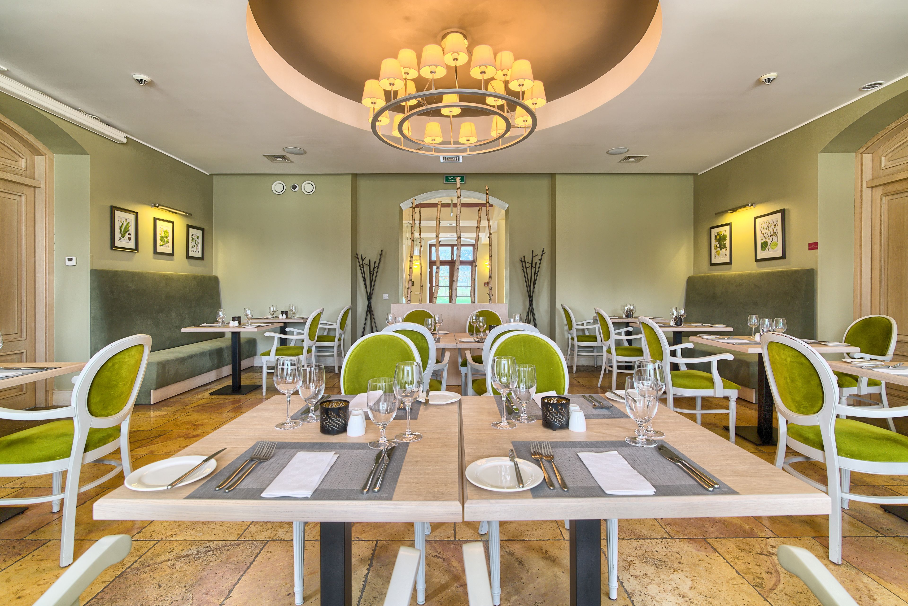 breakfast, lunch, dinner served; regional cuisine