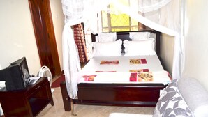 Desk, blackout drapes, soundproofing, iron/ironing board - Great Wolf Hotel (Entebbe)