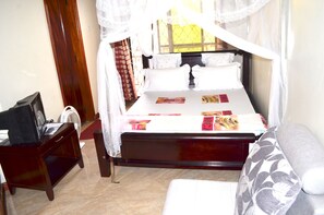 書桌、遮光布/窗簾、隔音、熨斗/熨衣板