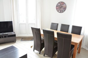 Apartment, 1 Bedroom, Balcony, City View | In-room dining - Amazing Apartment Antwerp South (Antwerp)