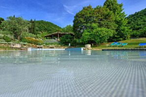 Utomhuspool och pool på takterrassen