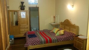 Chambre Double, salle de bains privée