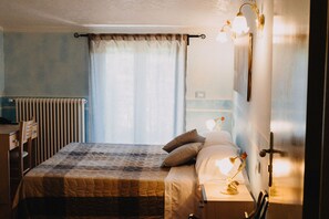 Premium bedding, in-room safe, desk, iron/ironing board