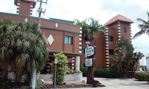 Exterior - Miami Princess Hotel (Miami)