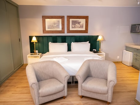 Superior room with king bed and optional sofa bed