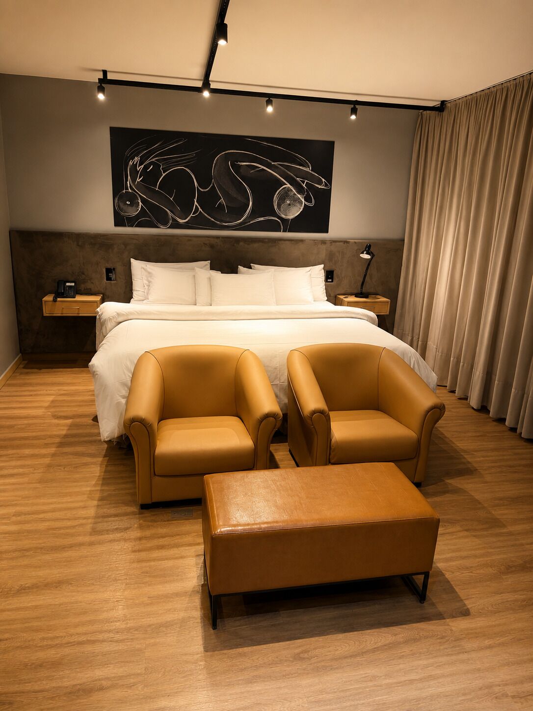 Superior room with king bed and optional sofa bed | Hypo-allergenic bedding, pillowtop beds, minibar, in-room safe