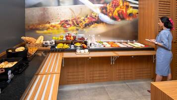 Café da manhã com buffet todos os dias (BRL 45.00 por pessoa)