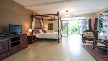Junior Suite, 1 King Bed, Ocean View