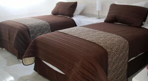 Jr. Suites | 2 Schlafzimmer, Verdunkelungsvorhänge, kostenlose Babybetten