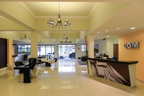 ฝ่ายต้อนรับ