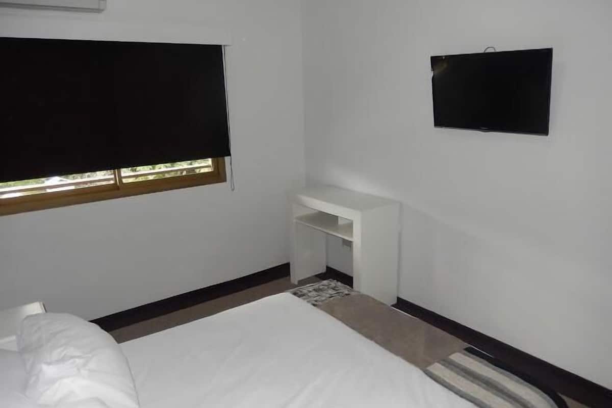 Cunas, wifi gratis y ropa de cama