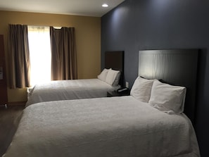 Premium bedding, minibar, desk, soundproofing - La Bonita Inn & Suites (Crane)