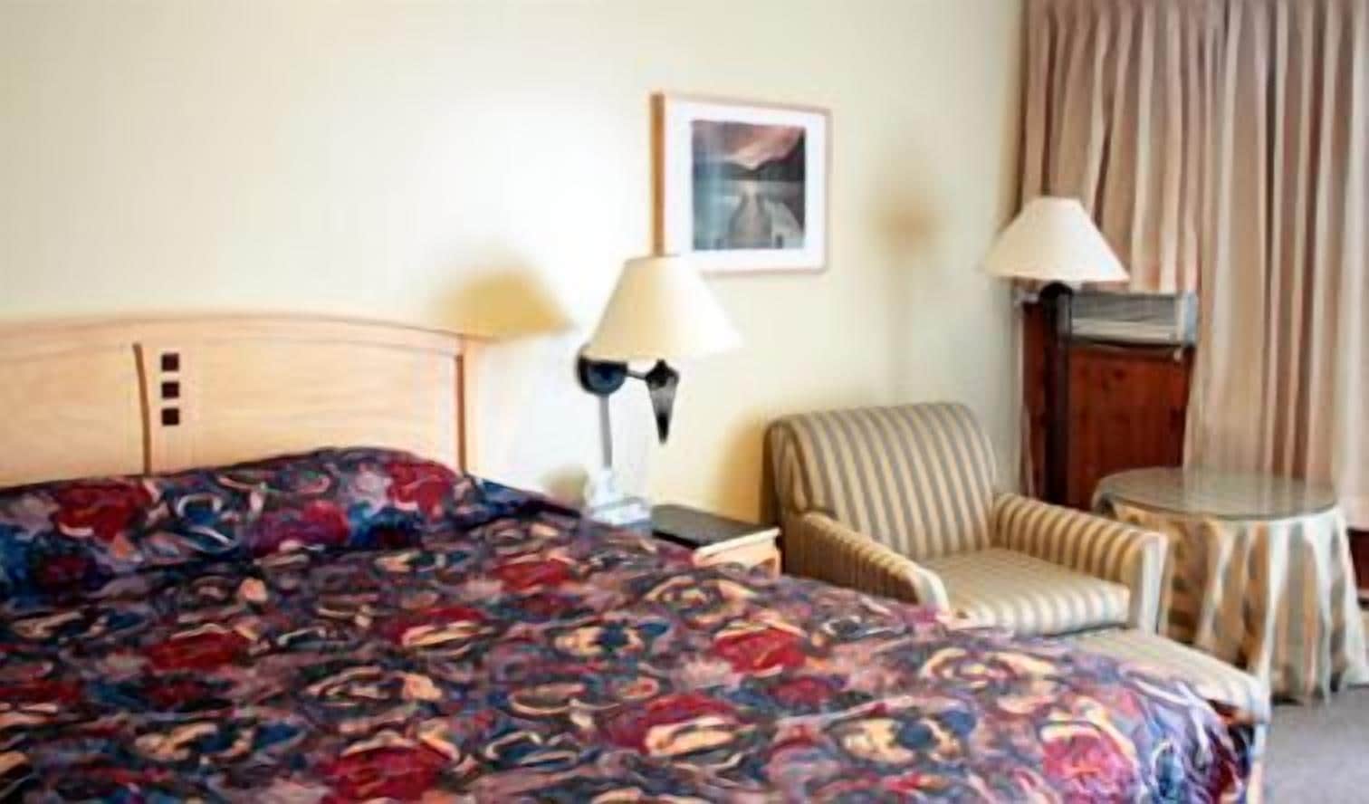 Accès au Wi-Fi (inclus), literie fournie