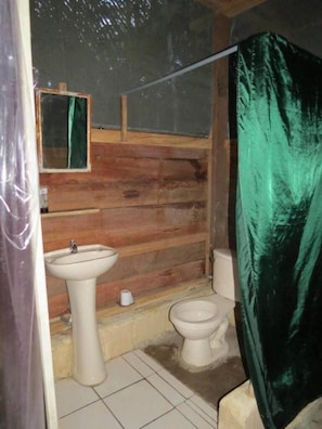 Dusche, kostenlose Toilettenartikel