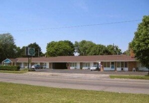 Exterior - Shiva's Travelers Lodge (Niagara Falls)
