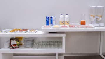 Free daily full breakfast