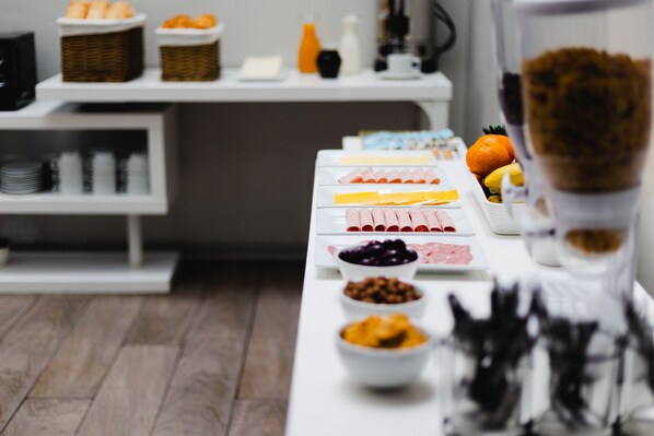 Free daily full breakfast - Awanka Hotel (Lima)