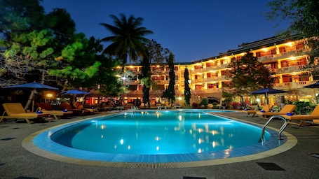 Garden view. Amazing Kengtong Resort