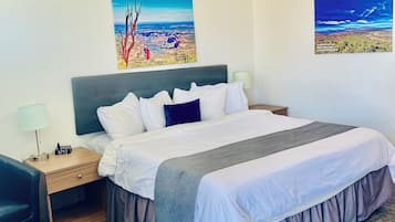 Room, 1 King Bed | Premium bedding, desk, laptop workspace, blackout curtains